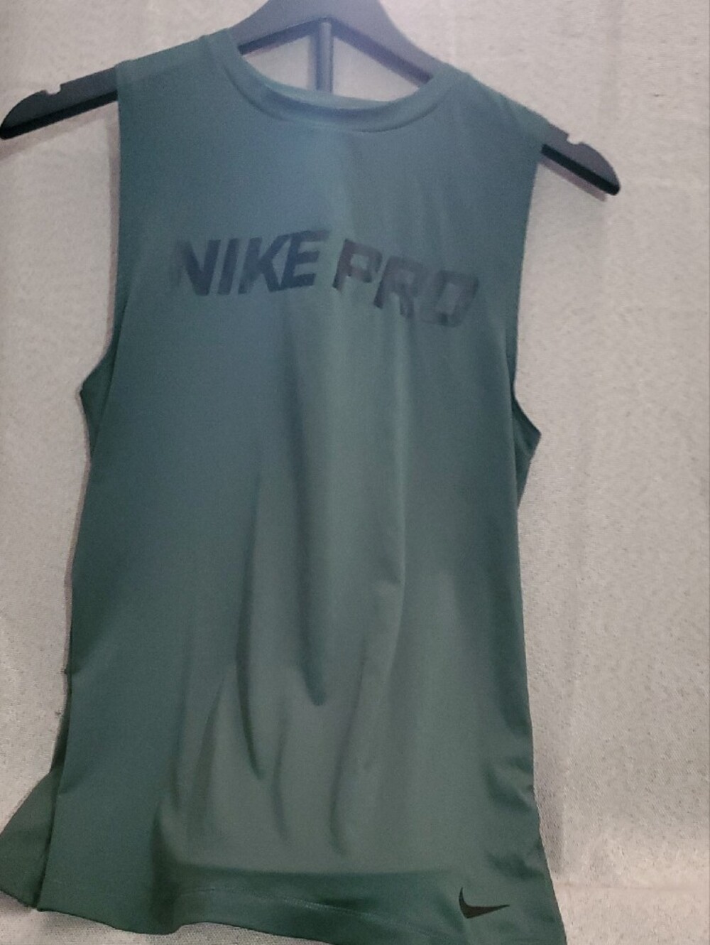 Nike Women's Assorted Top Lot - Orange, Light Blue, Plum, Gray, Dark Green - Picture 8 of 11